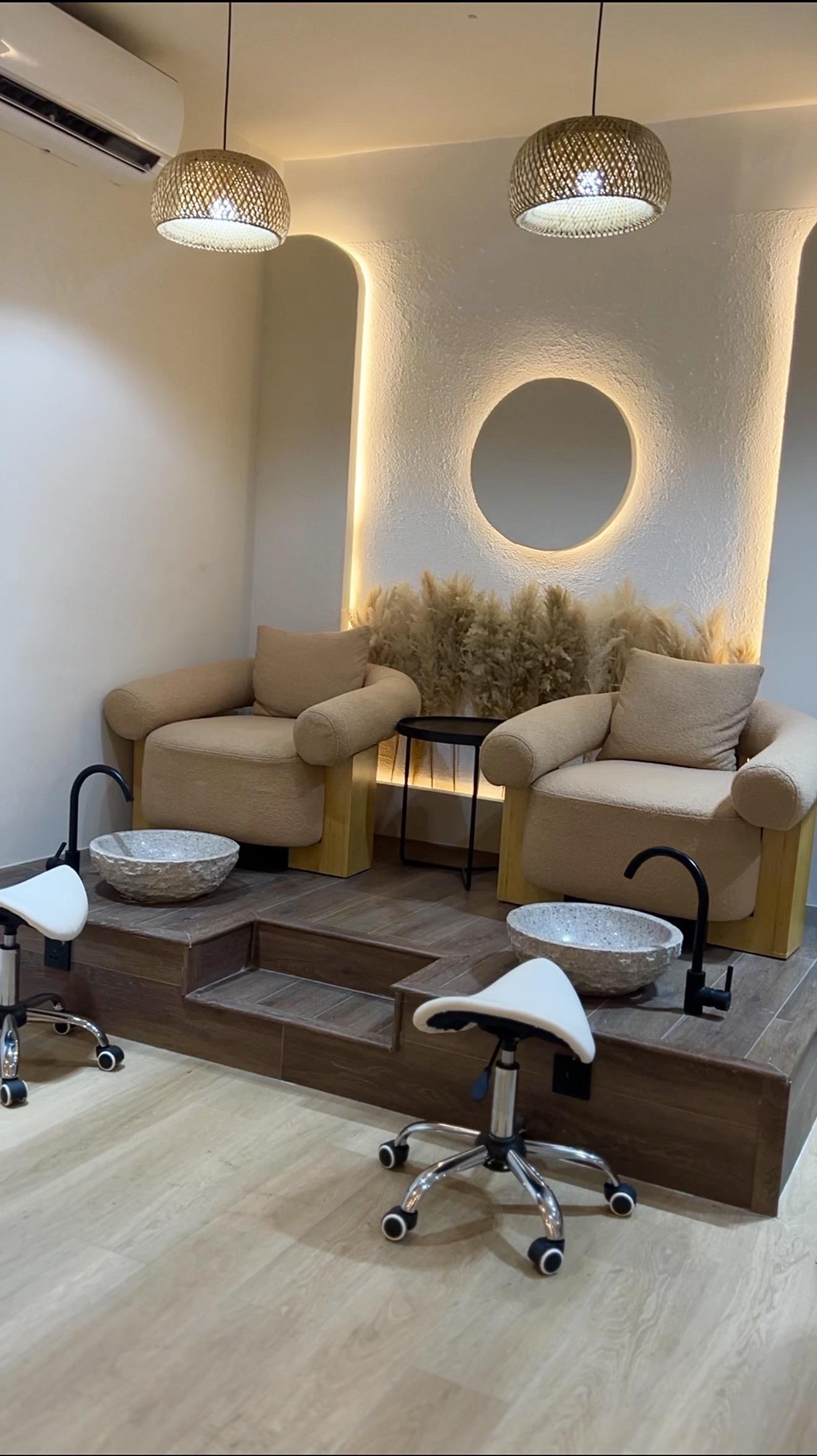 Salon Image 4